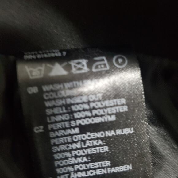 H&M studded mini skirt. Size 4 - Picture 5 of 5